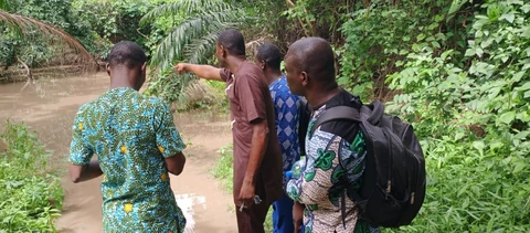 Visite du site de la marre à caîman de Savalou.